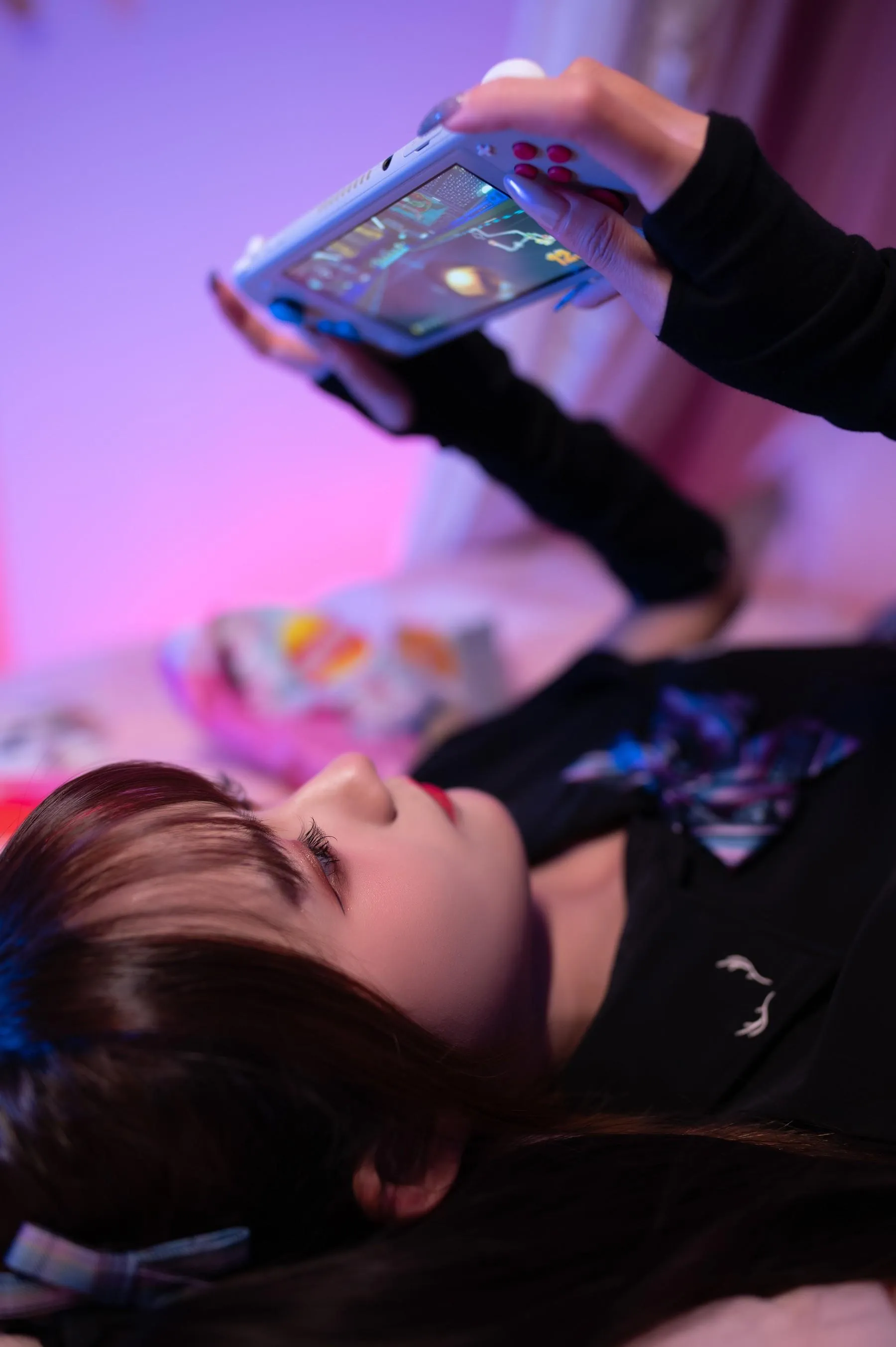 [艺图语] 2022.06.09 电竞少女 兔子Zzz不吃胡萝卜 [22P]插图8